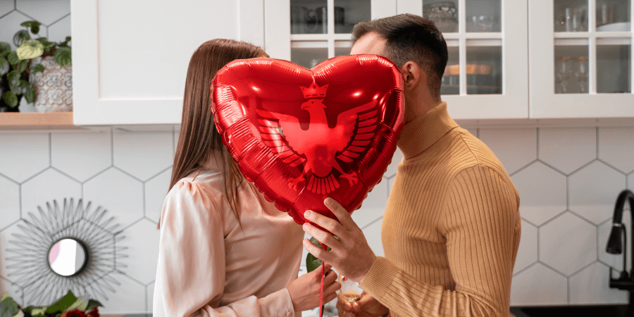 Leia mais sobre o artigo <strong>Celebre o Dia dos Namorados com Amor e Cachaça Seleta: Dicas e Receitas para um Brinde Perfeito</strong>