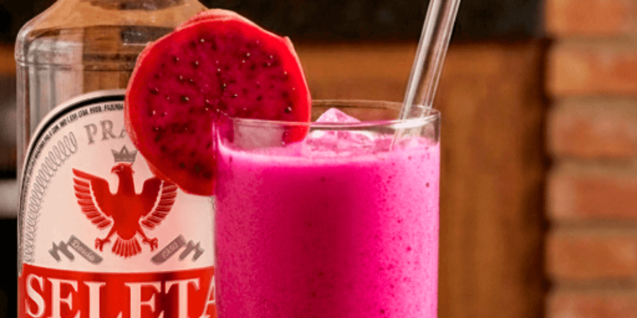 Leia mais sobre o artigo Drink de Pitaya com Cachaça Seleta Prata: refrescante, vibrante e irresistível