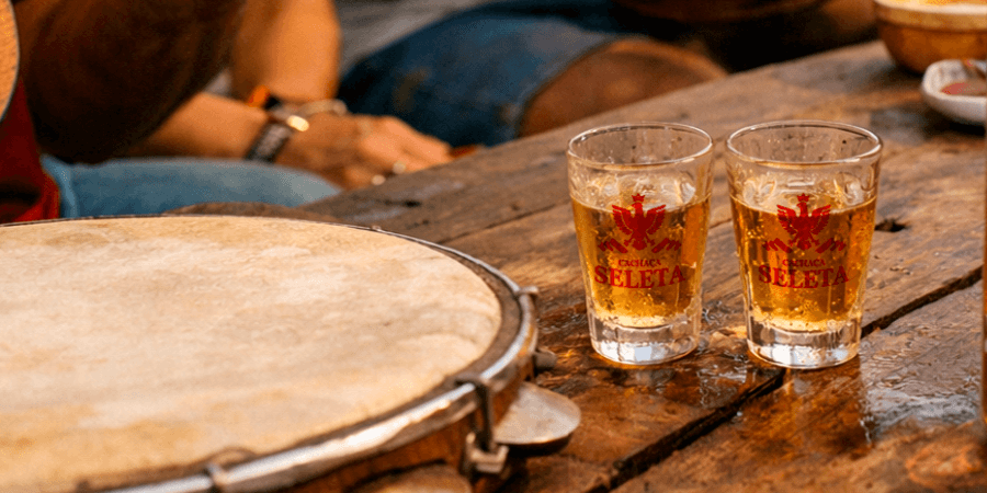 Leia mais sobre o artigo Agenda vazia, copo cheio: é Carnaval com Seleta