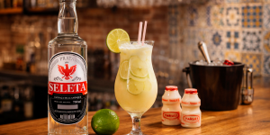 Leia mais sobre o artigo CaipiSeleta com Yakult: aprenda a fazer esse copão refrescante e surpreendente