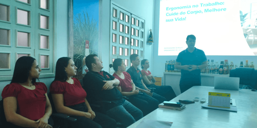 Você está visualizando atualmente Ergonomia no trabalho: Cachaça Seleta realiza ação de conscientização durante o Abril Verde
