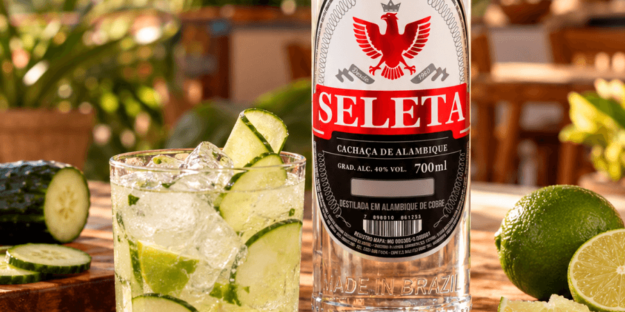 Você está visualizando atualmente Caipirinha com pepino: aprenda essa receita refrescante com Seleta Prata